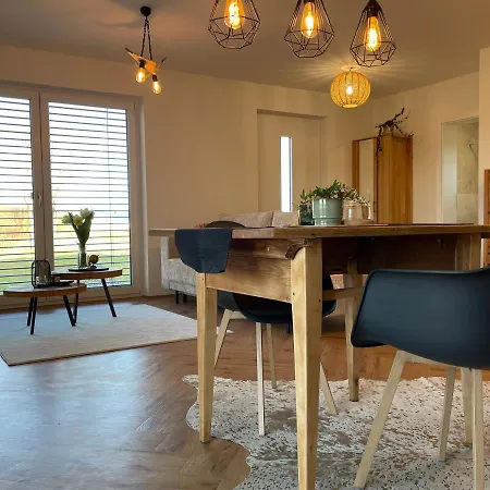 Apartamento Fewo Martini- Mit Whirlpool,Terrasse Und Albcard Hohenstein (Reutlingen)